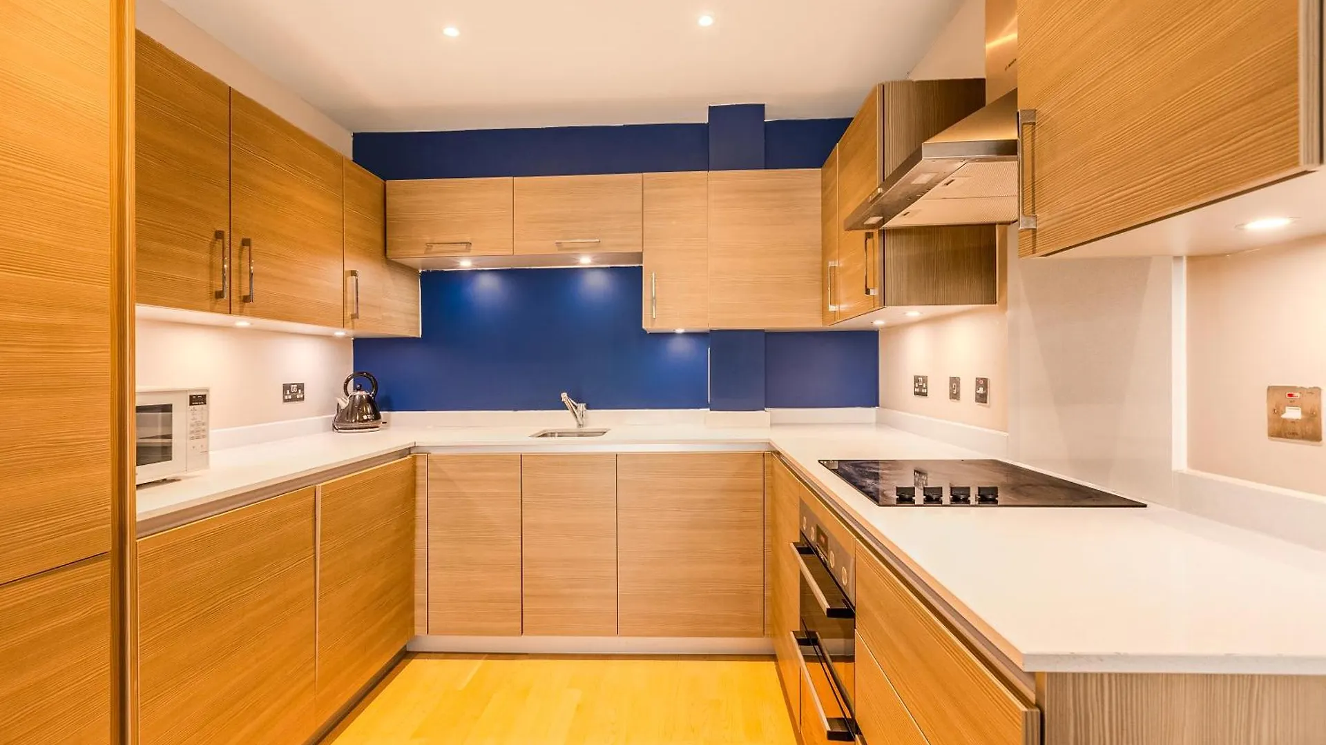 Elegant 1Br Apartment, 5 Min Limehouse Dlr Station London
